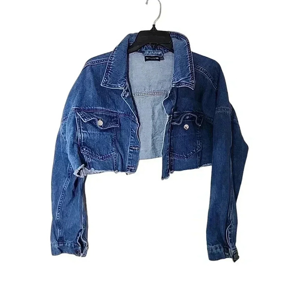 PrettyLittleThing Mid Wash Cropped Denim Jacket. Size 10 - Picture 3 of 6